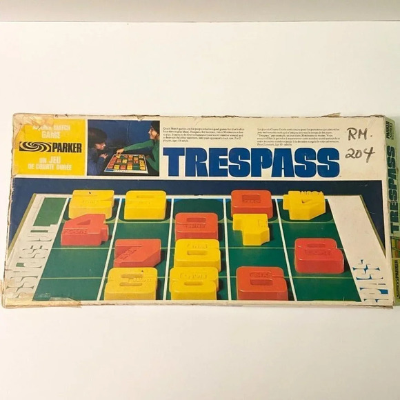 Vintage 1974 Trespass Board Game Parker Brothers Bilingual Instructions Complete - Picture 1 of 12